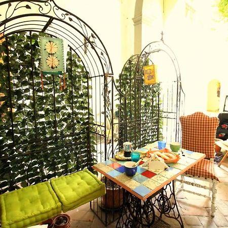 Hand Decorated House With Court Florence Luaran gambar