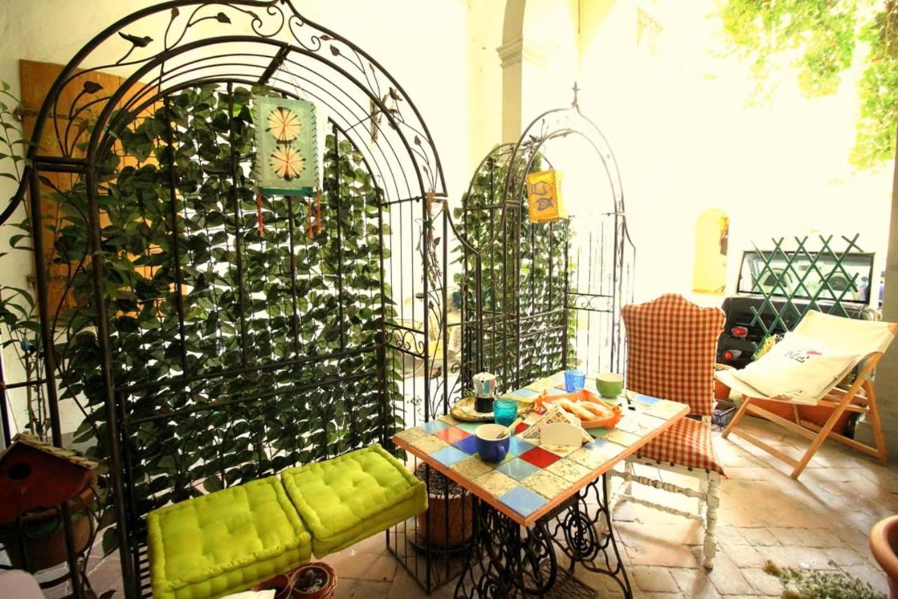 Hand Decorated House With Court Florence Luaran gambar
