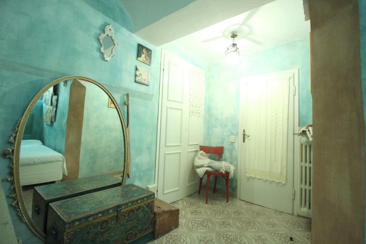 Hand Decorated House With Court Florence Luaran gambar