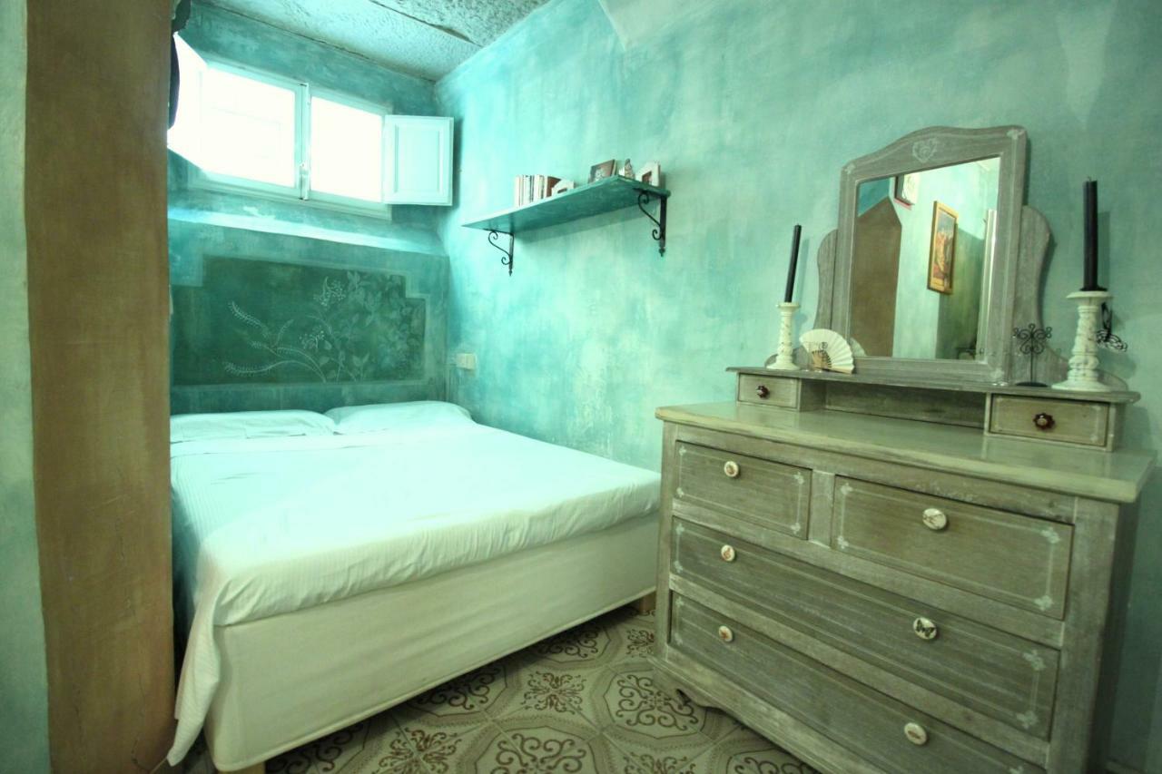 Hand Decorated House With Court Florence Luaran gambar