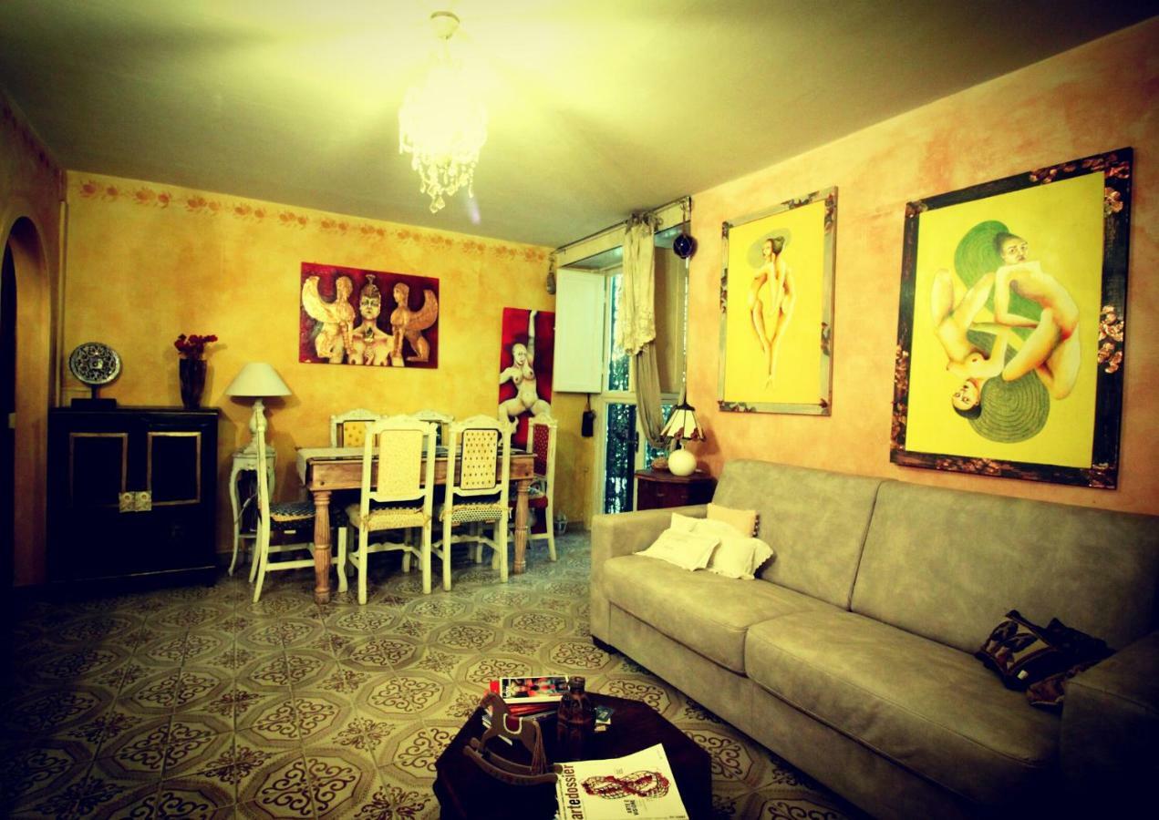 Hand Decorated House With Court Florence Luaran gambar